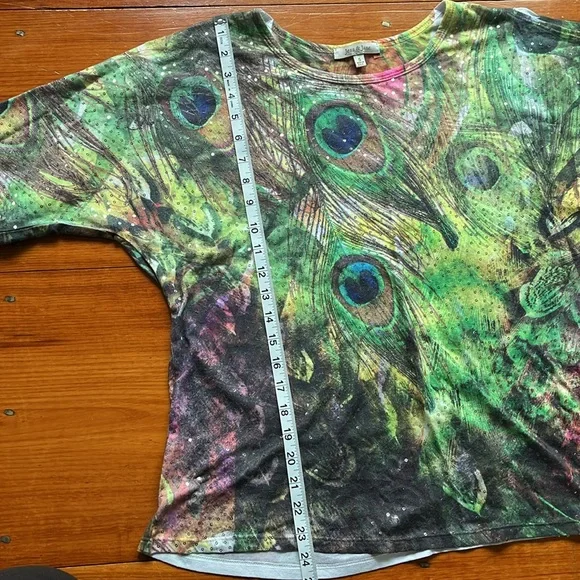 Jess & Jane- Peacock Feather Print Sequined Top - Picture 6 of 9